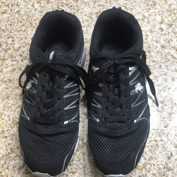 Shoes - Picture 3 of 7